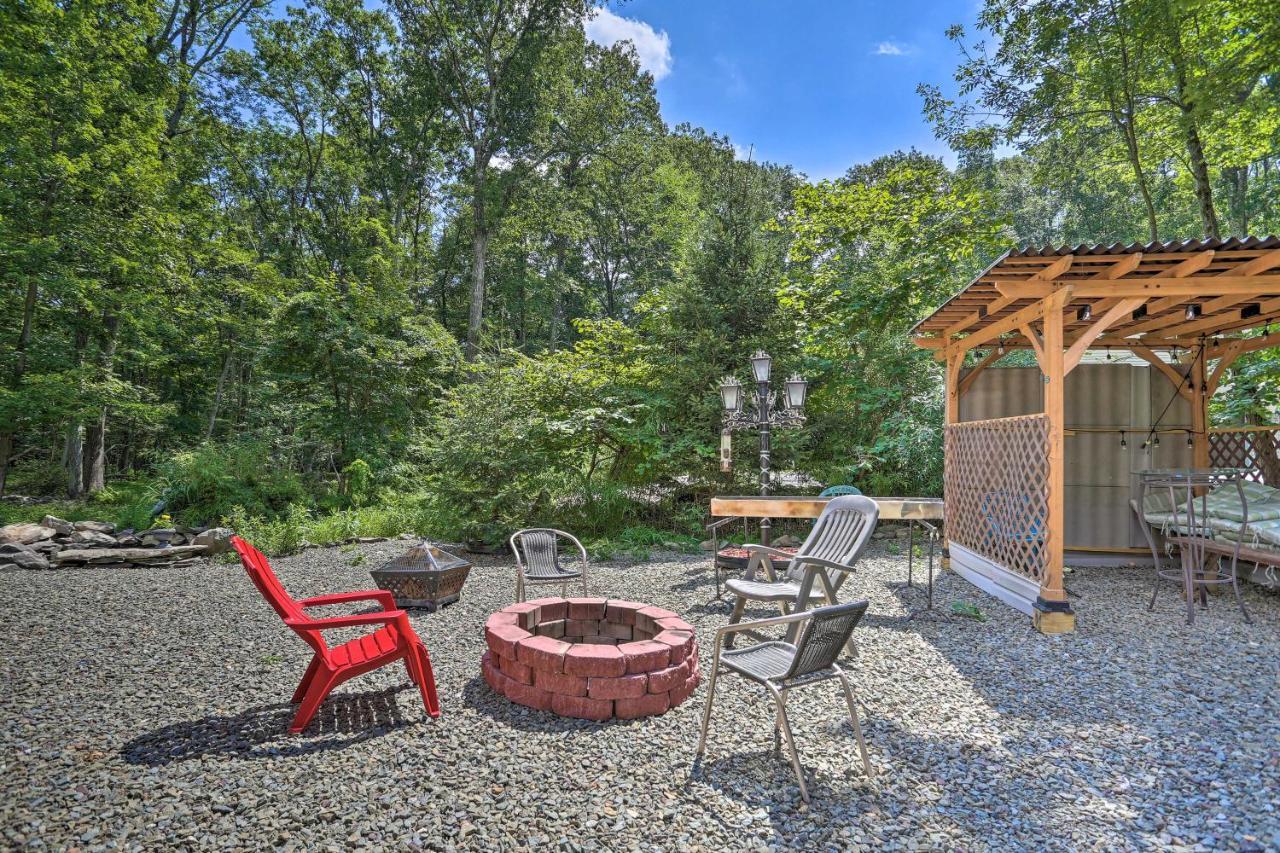 Henryville Home With Hot Tub About 5 Mi To Camelback! Exterior photo